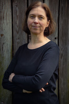 Stadthalle macht klug für Schüler:innen mit Katrin Himmler: Die Ziele der „Neuen Rechten“ und ihre Anknüpfungspunkte zum Nationalsozialismus (Klasse 9-13)